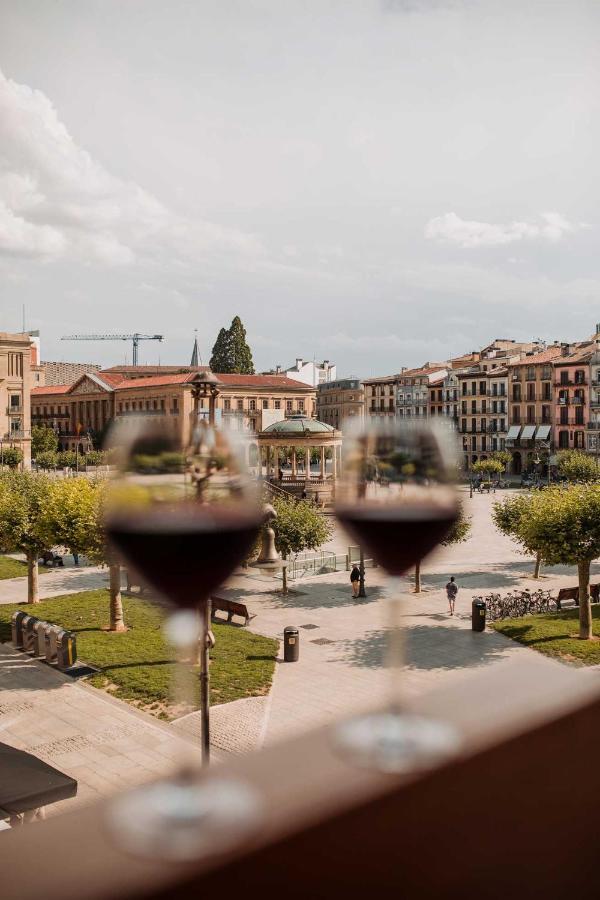 Gran Hotel La Perla Памплона Екстер'єр фото Wine in Logroño
