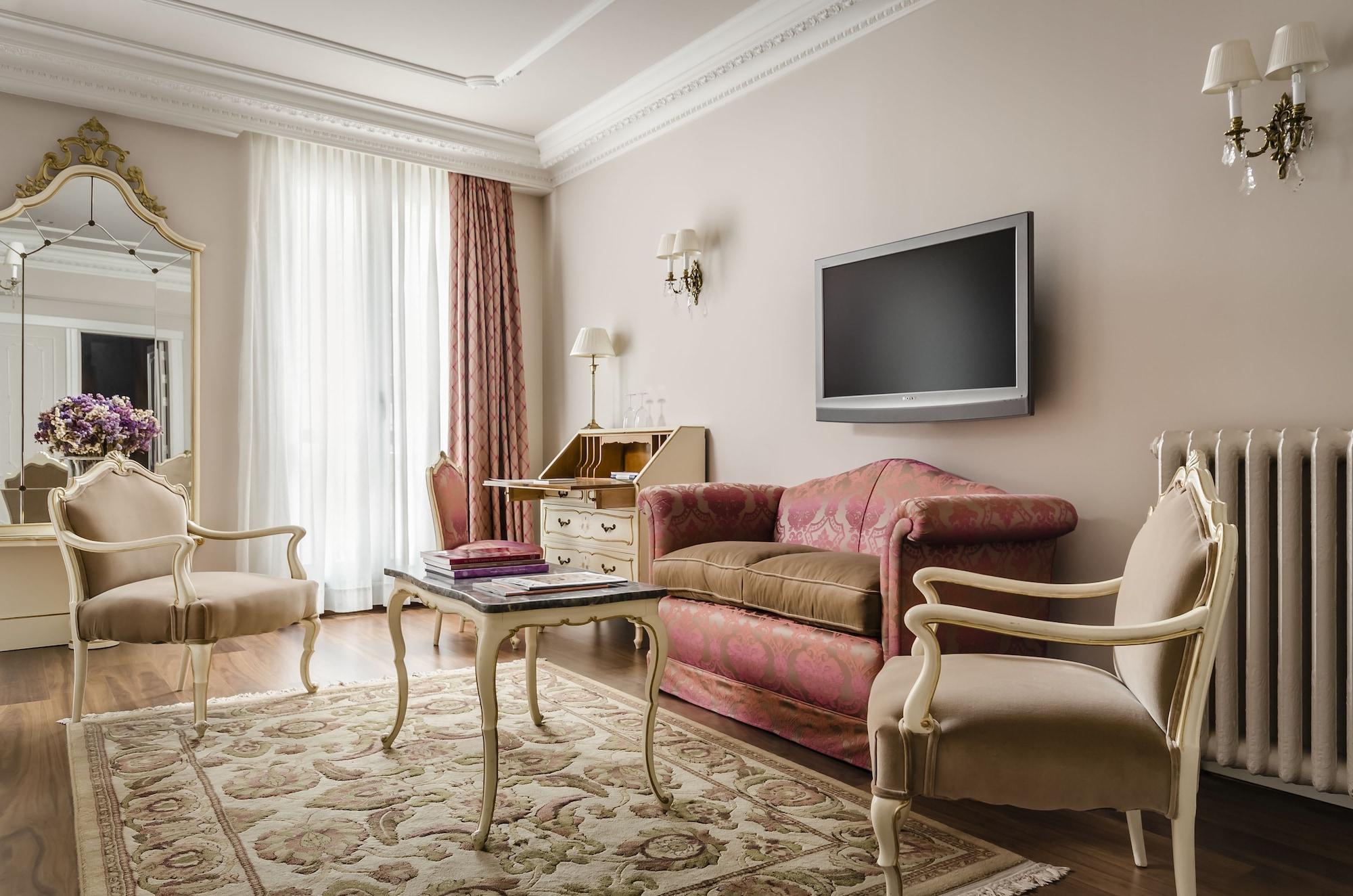 Gran Hotel La Perla Памплона Екстер'єр фото A living room