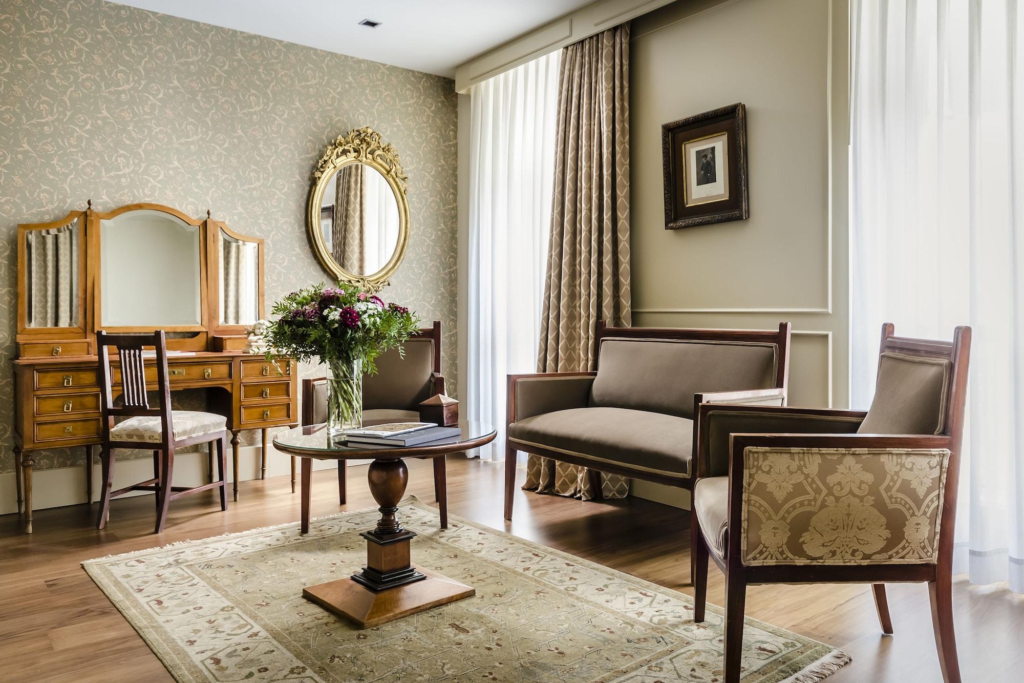 Gran Hotel La Perla Памплона Екстер'єр фото A suite at the Hotel