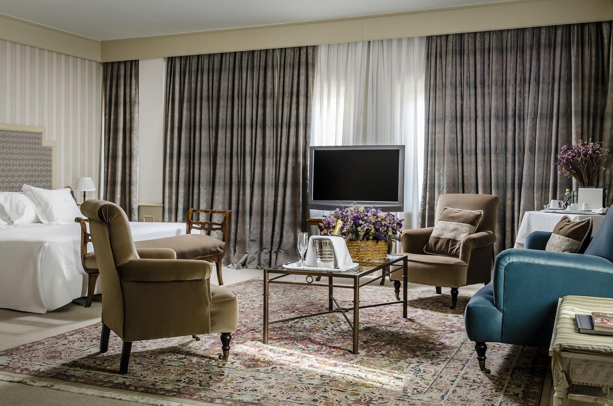 Gran Hotel La Perla Памплона Екстер'єр фото A living room