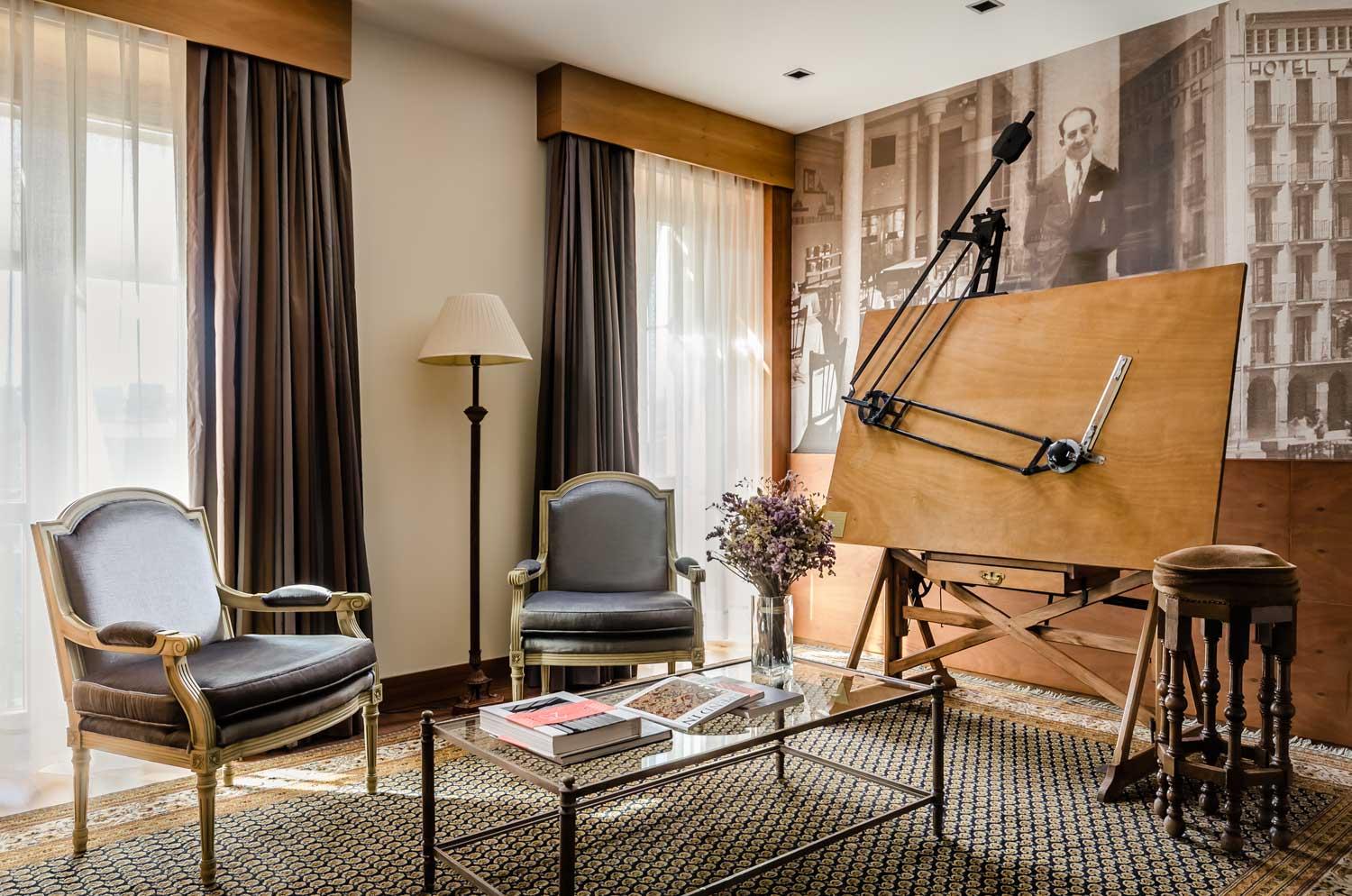Gran Hotel La Perla Памплона Екстер'єр фото A drafting table