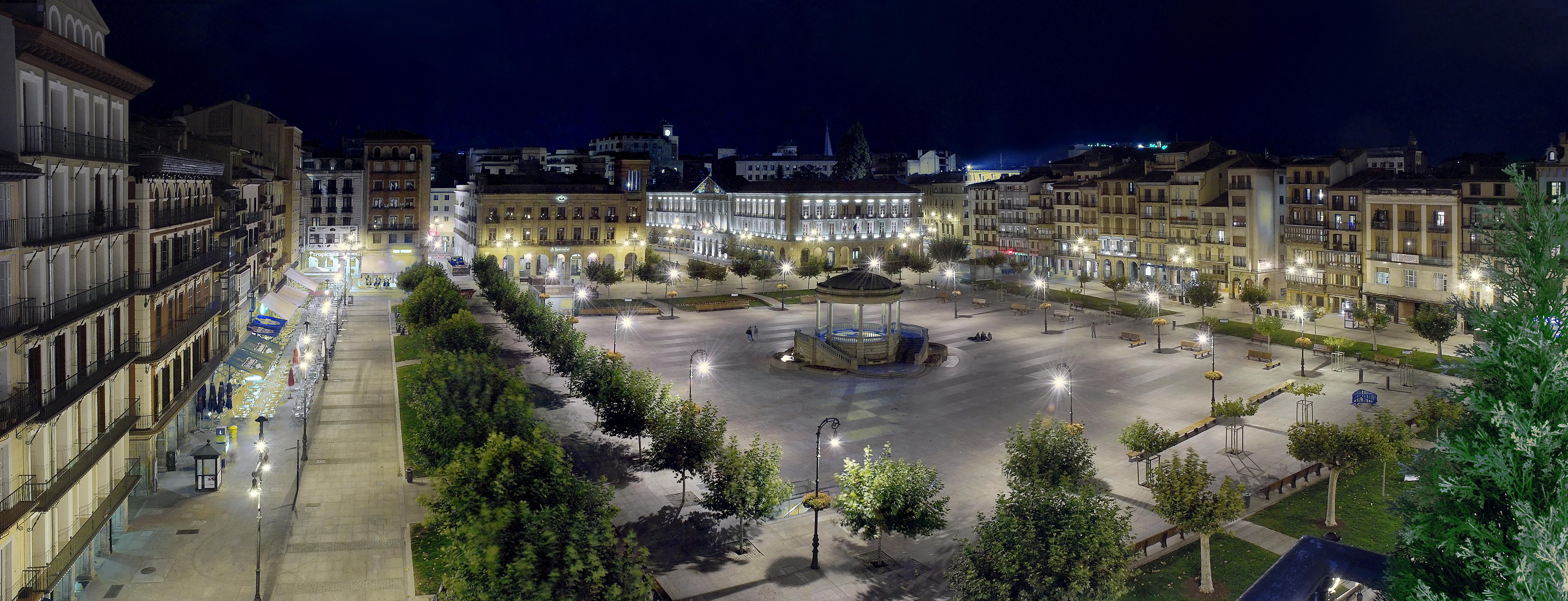 Gran Hotel La Perla Памплона Екстер'єр фото Plaza de España