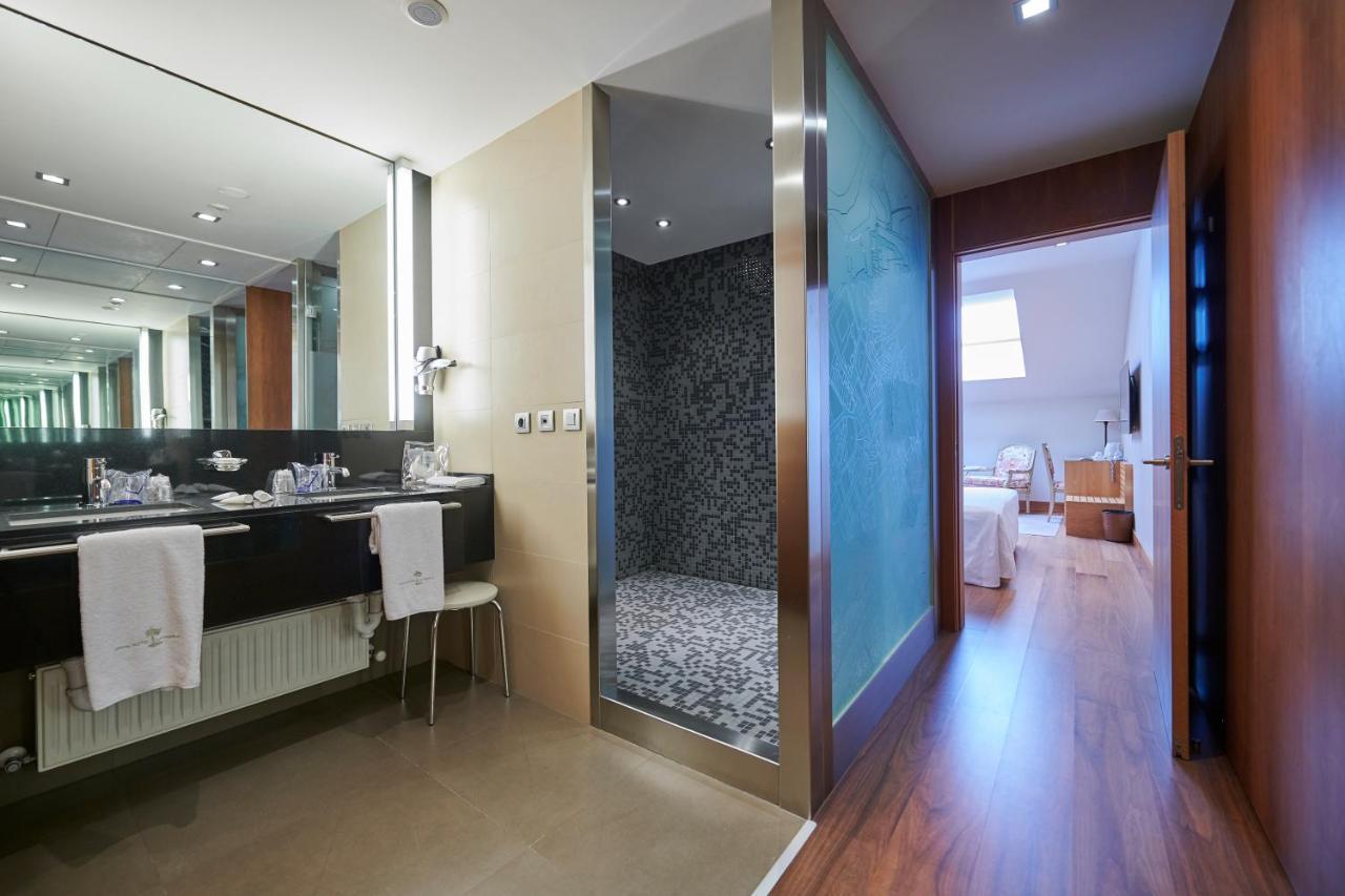 Gran Hotel La Perla Памплона Екстер'єр фото Bathroom