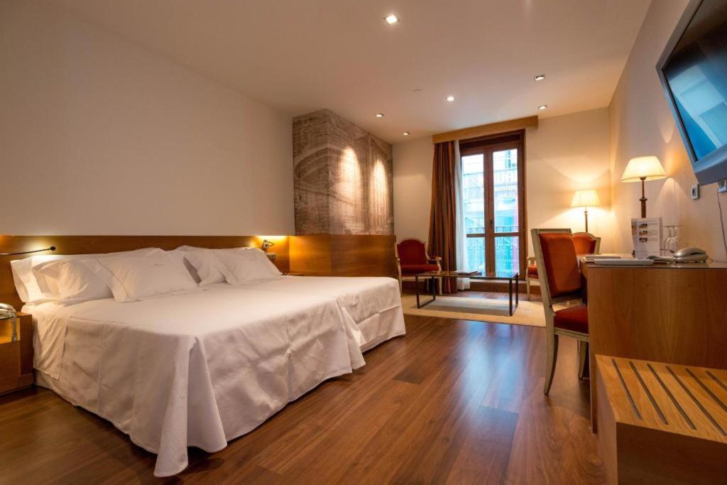 Gran Hotel La Perla Памплона Екстер'єр фото